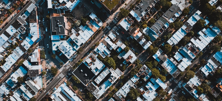 Aerial view of a Philadelphia residential area that will cross reliable long distance movers Philadelphia offers.