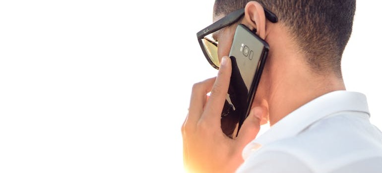 A person calling BR Moving