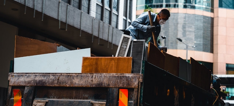 trash pickup when downsizing in Philadelphia