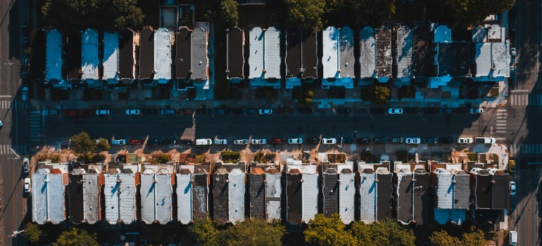 looking at rowhouses while thinking about hiring a shipping company in Philadelphia