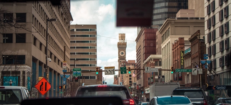 driving while thinking about hiring a shipping company in Philadelphia